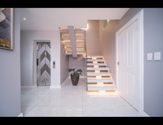 3 BEDROOM TOWNHOUSE FOR SALE IN IZINGA RIDGE